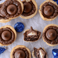 Coconut-Kiss-Brownie-Pies-4words