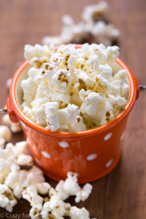 Skinny Kettle Corn that is also sugar-free! This comes together in minutes and is the perfect low-calorie snack.