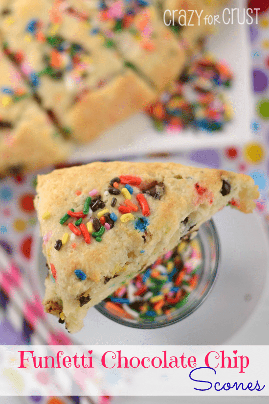 Funfetti-Chocolate-Chip-Scones-3-words