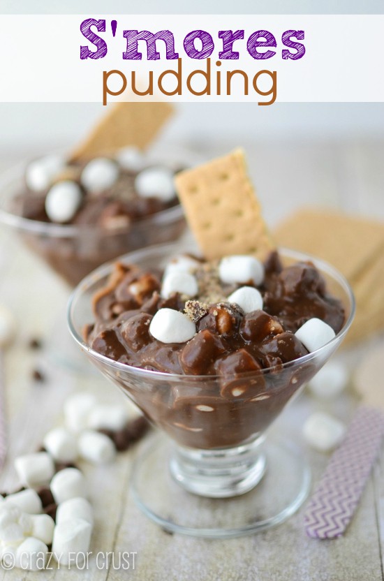 chocolate pudding with graham crackers and marshmallows in dishes