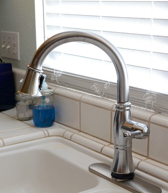 A Delta Faucet Inspired Kitchen Makeover #deltafaucetinspired