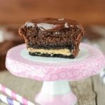 mini mud pie cupcake with peanut butter oreo crust on pink mini cake plate