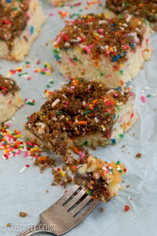 Funfetti Coffee Cake: a streusel coffee cake that tastes like funfetti cake!