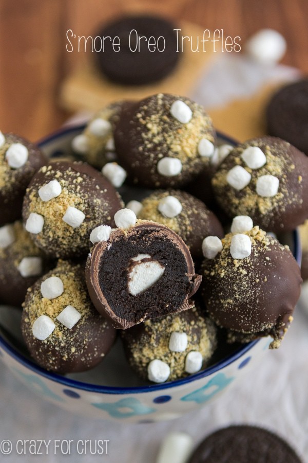 Smore Oreo Truffles - a marshmallow stuffed Oreo truffle covered with graham cracker crumbs!