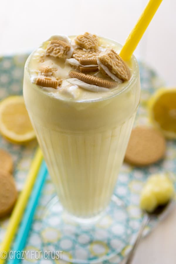 Lemon Pie Milkshake - an easy recipe!