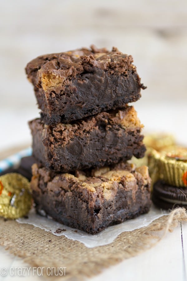 Peanut Butter Cup Brownies with Oreo Crust - the BEST brownie ever!