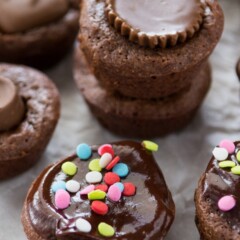 brownie bites with ganache and peanut butter cups
