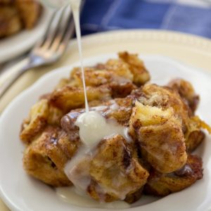 Slow Cooker Cinnamon Roll Monkey Bread is an easy dessert that won't last long in a crowd!