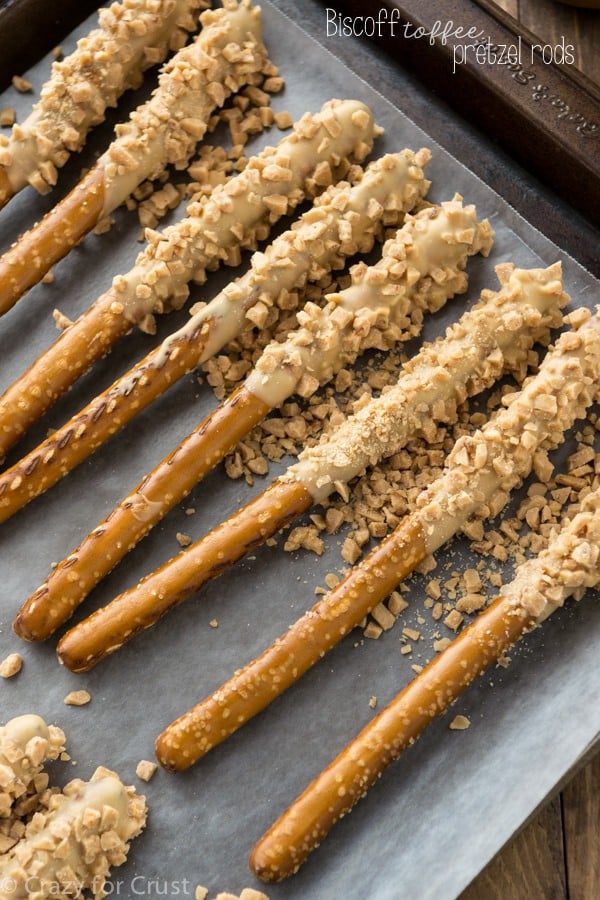 Biscoff Toffee Pretzel Rods (2 of 7)w