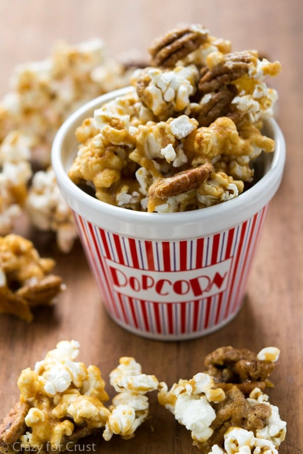 Pecan Praline Popcorn - the best mix of pecan praline and popcorn! It's an easy recipe and so addictive!