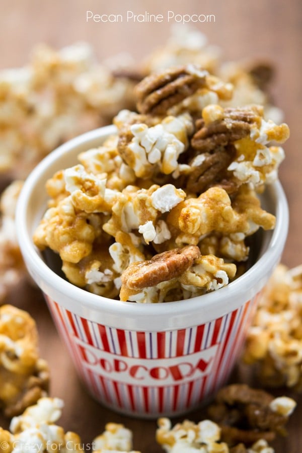 Pecan Praline Popcorn - the best mix of pecan praline and popcorn! It's an easy recipe and so addictive!