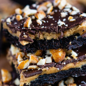 peanut butter cup cookie bars
