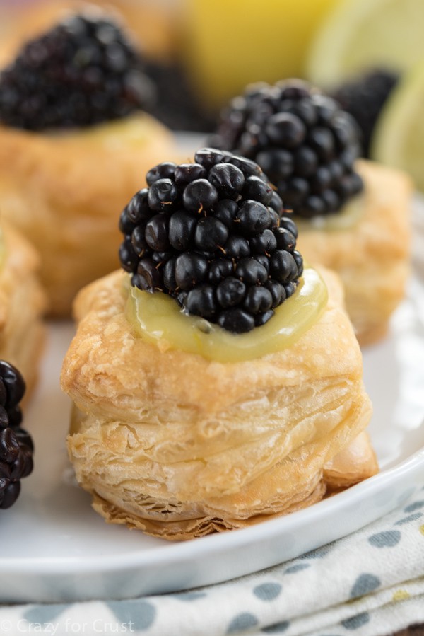 Blackberry Key Lime Tarts - an easy 3 ingredient recipe that's perfect for a party!