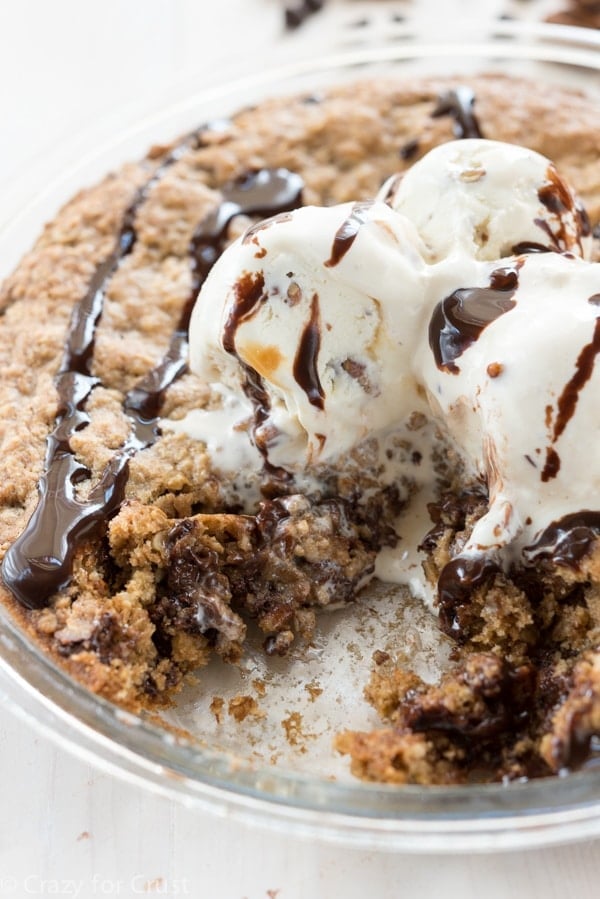 Chocolate Pecan Oatmeal Cookie Pie (7 of 10)