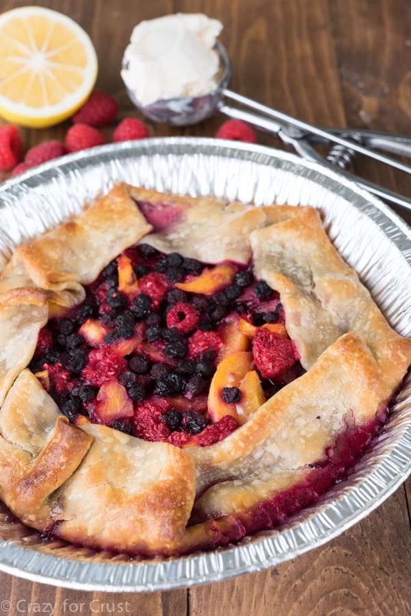 How to grill a mixed berry peach pie! It's an easy recipe all done on the grill - no oven needed!