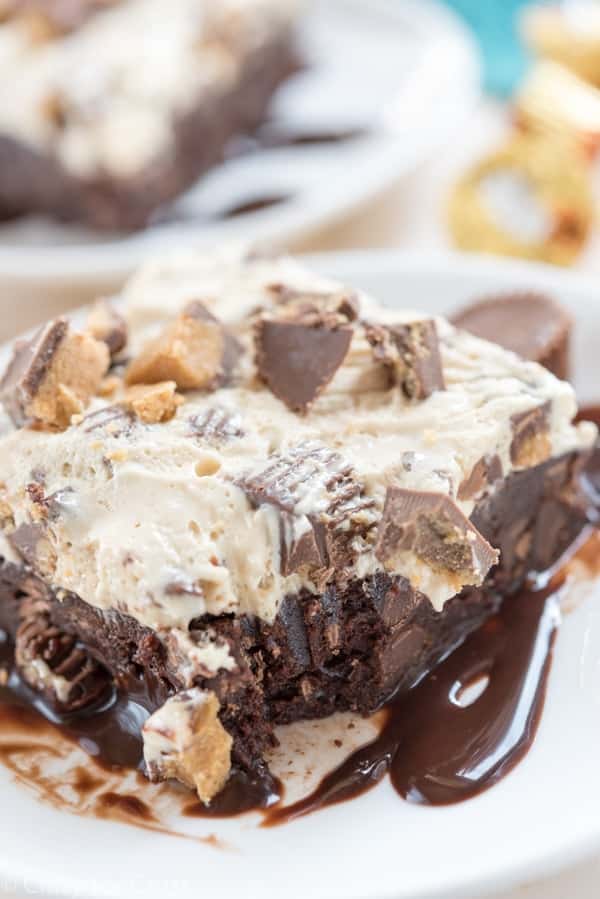 Easy Peanut Butter Ice Cream Brownies - like an ice cream cake recipe but with brownies instead!