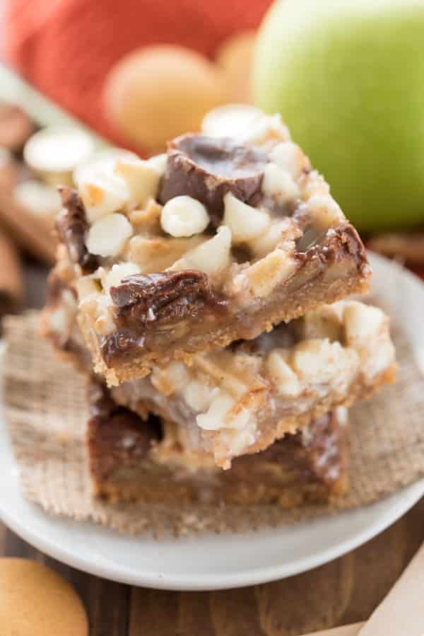 Caramel Apple Pie Magic Bars Recipe - they're so easy to make!