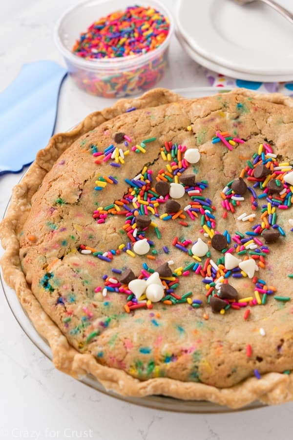An easy Cake Batter Cookie Pie Recipe!