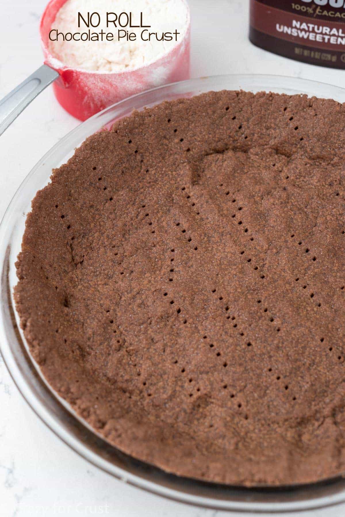 Croûte de tarte au chocolat sans rouleau - une recette de croûte de tarte facile au CHOCOLAT! Il suffit de le mélanger dans un robot culinaire et de le presser dans la casserole, sans rouler!