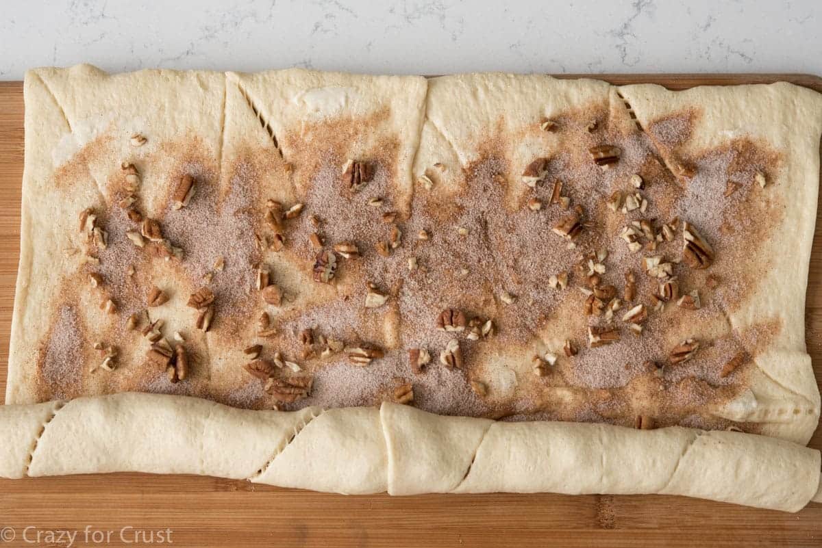 Easy Caramel Pecan Rolls process