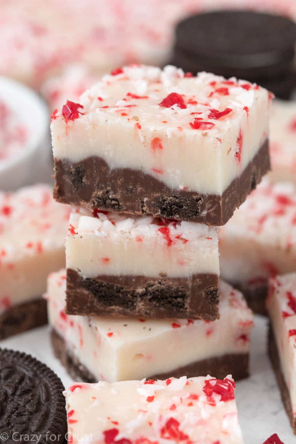Easy Oreo Peppermint Bark Fudge - just a few ingredients turns peppermint bark into an easy fudge recipe!