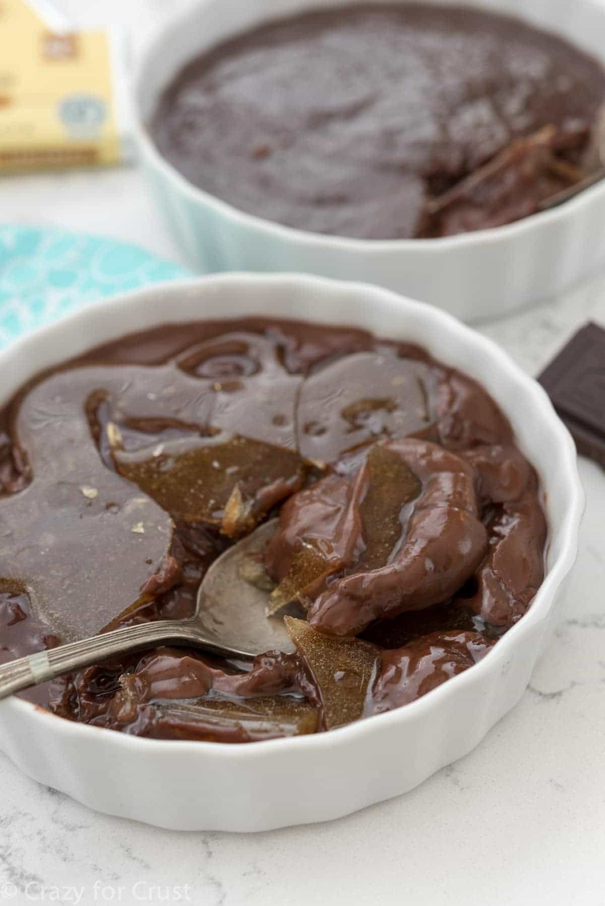 Easy Chocolate Creme Brulee - this no bake recipe is so easy!! Tons of chocolate flavor with NO eggs or any fussy steps!