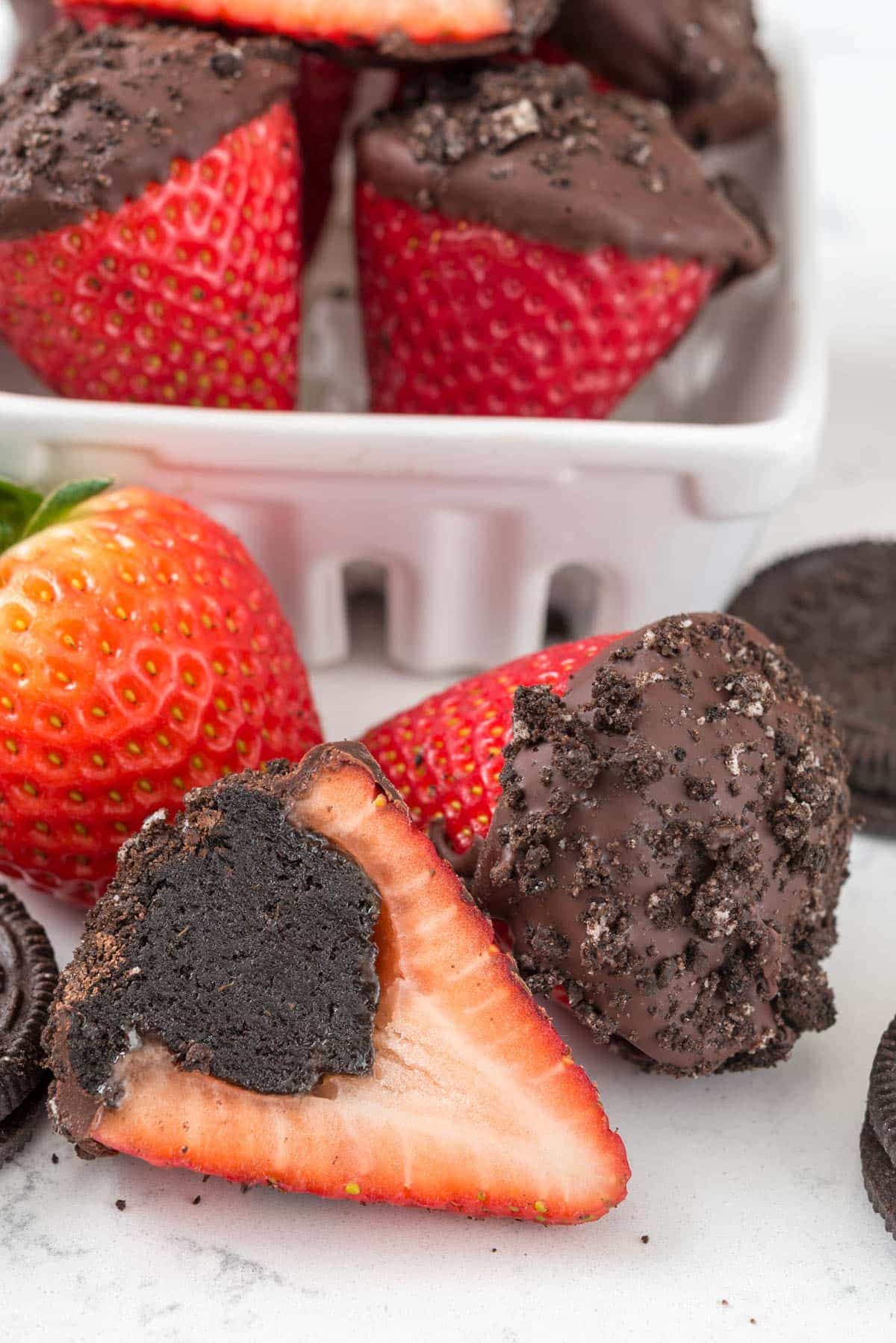 Oreo Truffle Dipped Strawberries - an easy no bake recipe perfect for giving! It's a healthier treat!