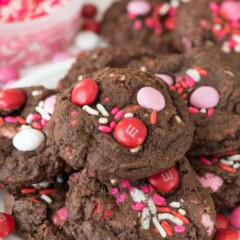 Very Valentine Pudding Cookies are the perfect cookie to give your loved ones on Valentines Day!