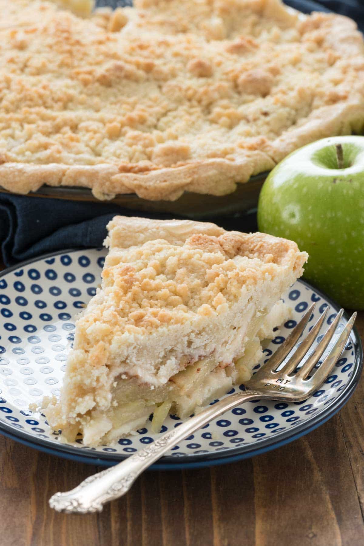 slice of crumb apple pie