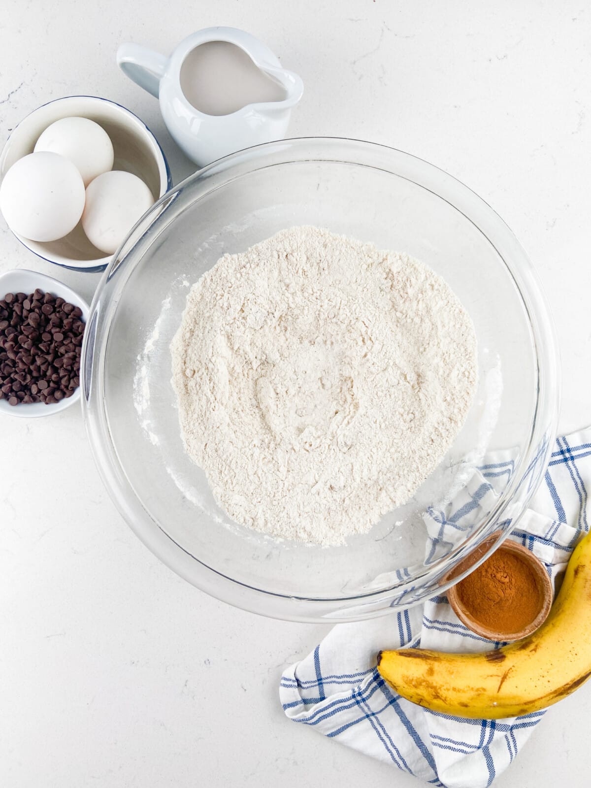 dry ingredients in clear bowl