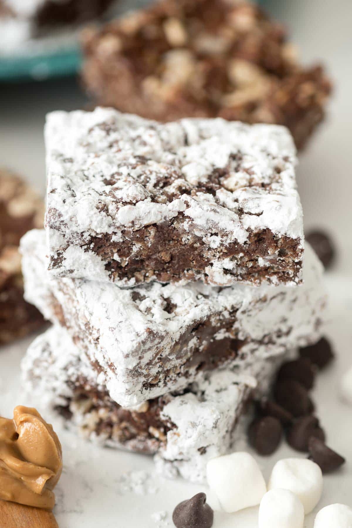 Easy No Bake Muddy Buddy Krispie Treats Recipe