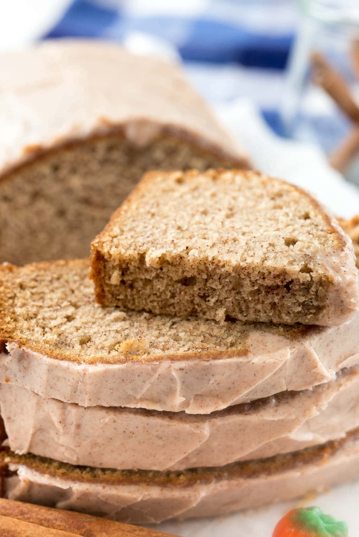 Pumpkin Spice Banana Bread - this easy banana bread is FILLED with pumpkin spice and coated with a pumpkin spice glaze!