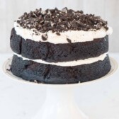 naked oreo cake with cream filling