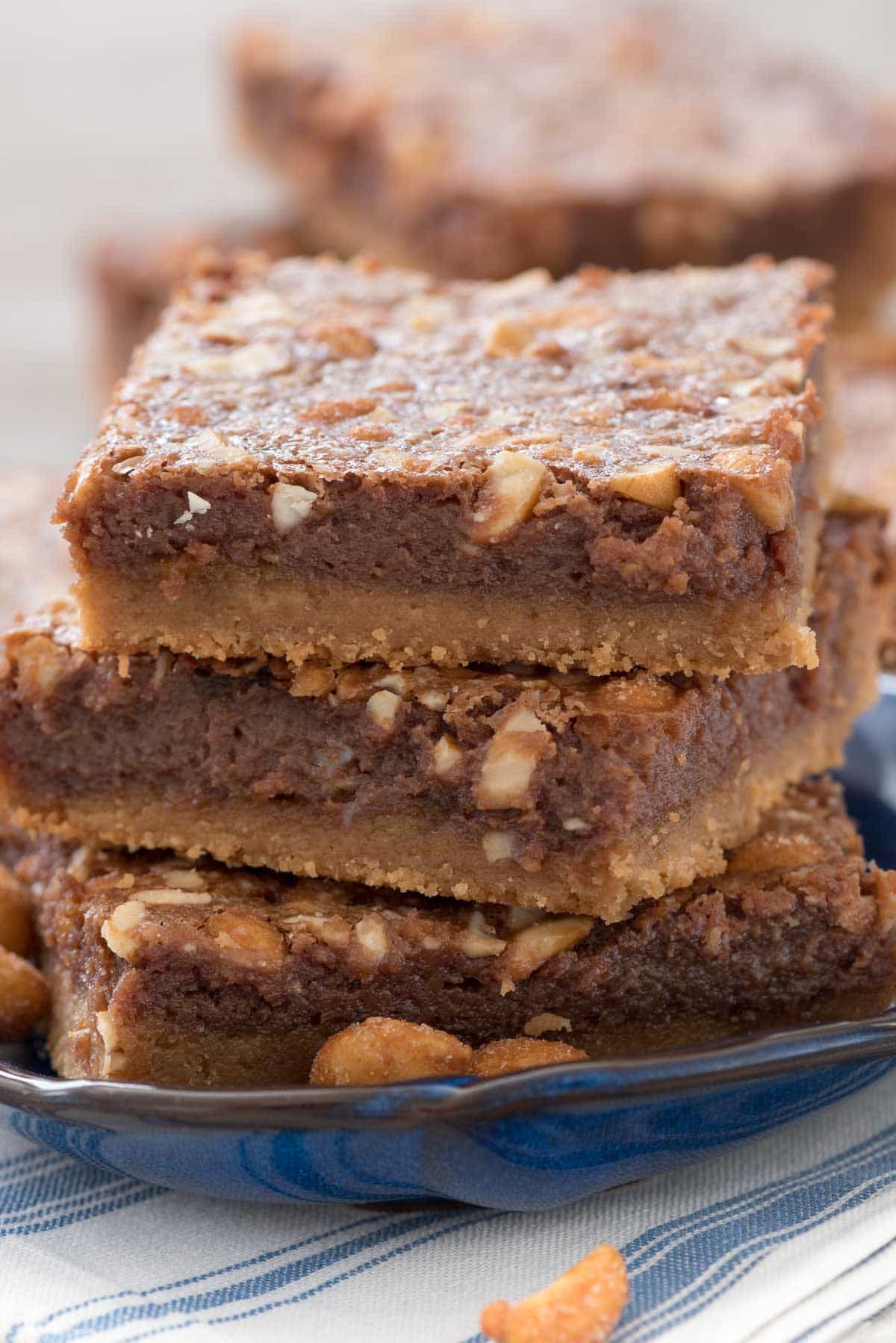 Flourless Peanut Butter Brookies - these chocolate fudge peanut butter cookie bars are accidentally gluten-free and taste like brownie peanut butter cookies!