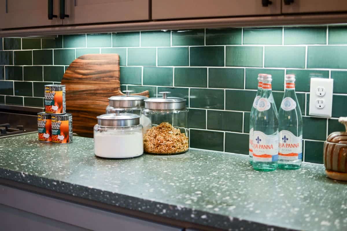 7 decorating tips to achieve a GREEN kitchen: use a green subway tile to create a stunning backsplash.