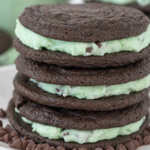 Homemade Mint Chip Oreos