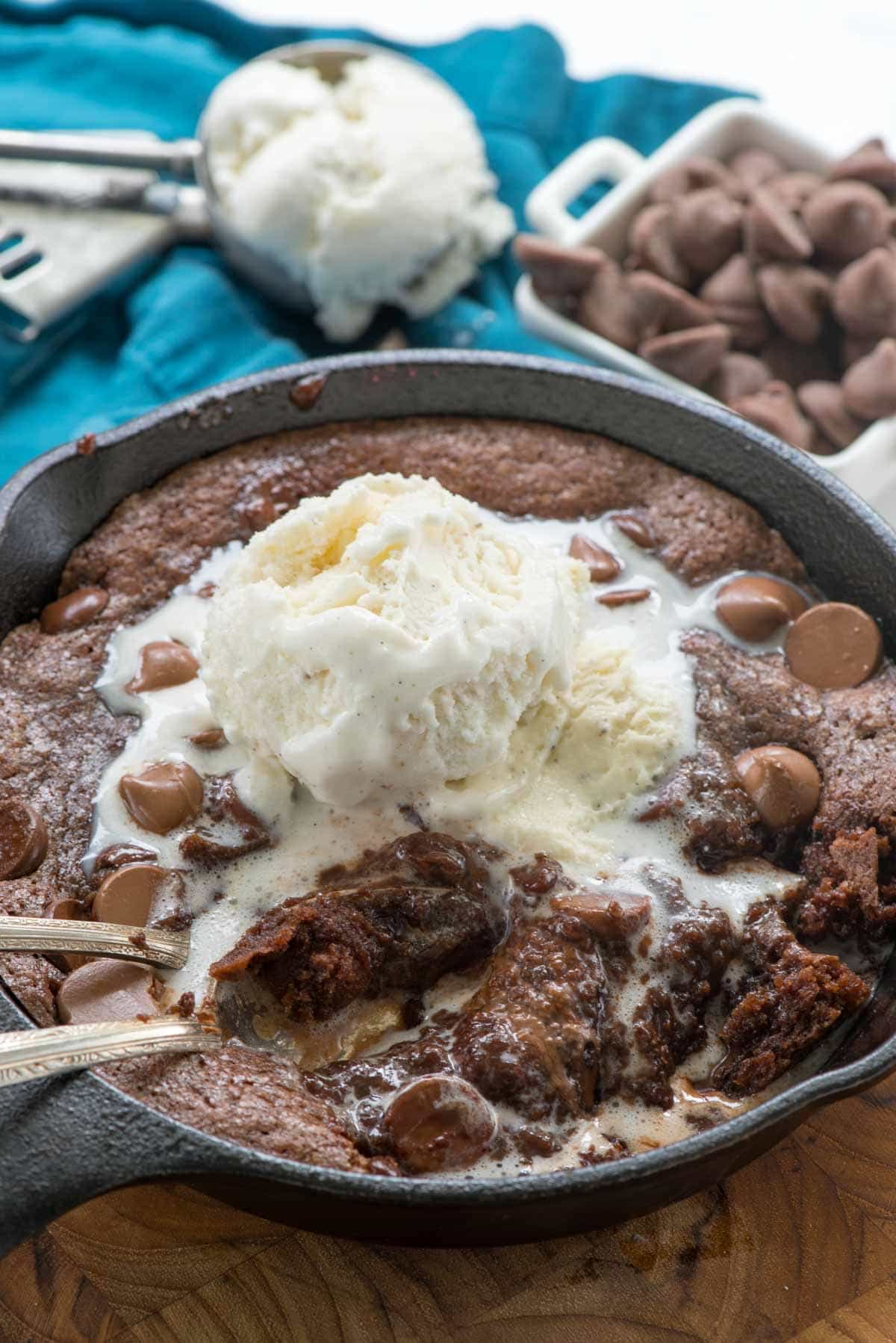 Small Batch Skillet Brownie for two - this easy one bowl brownie recipe makes a small batch for two! It's gooey and rich and my FAVORITE brownie recipe!