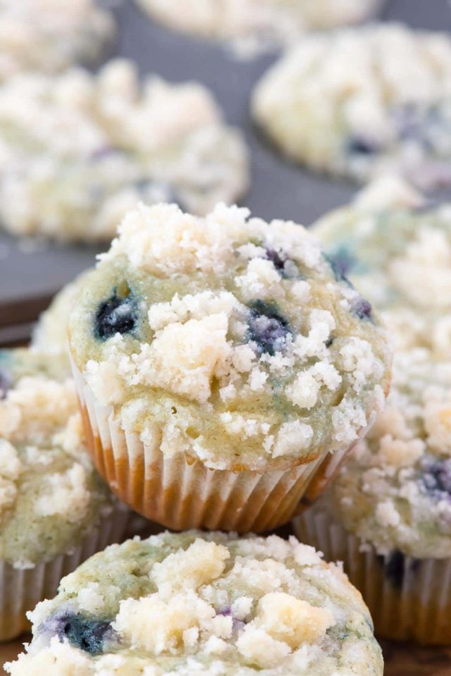 Starbucks Copycat Blueberry Muffins - this EASY blueberry muffin recipe is better than Starbucks and has a delicious streusel on top! EVERYONE loved these!