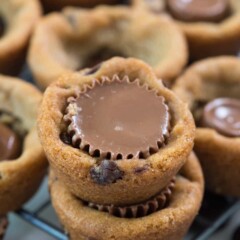 Picture fo several 2 ingredient cookie cups