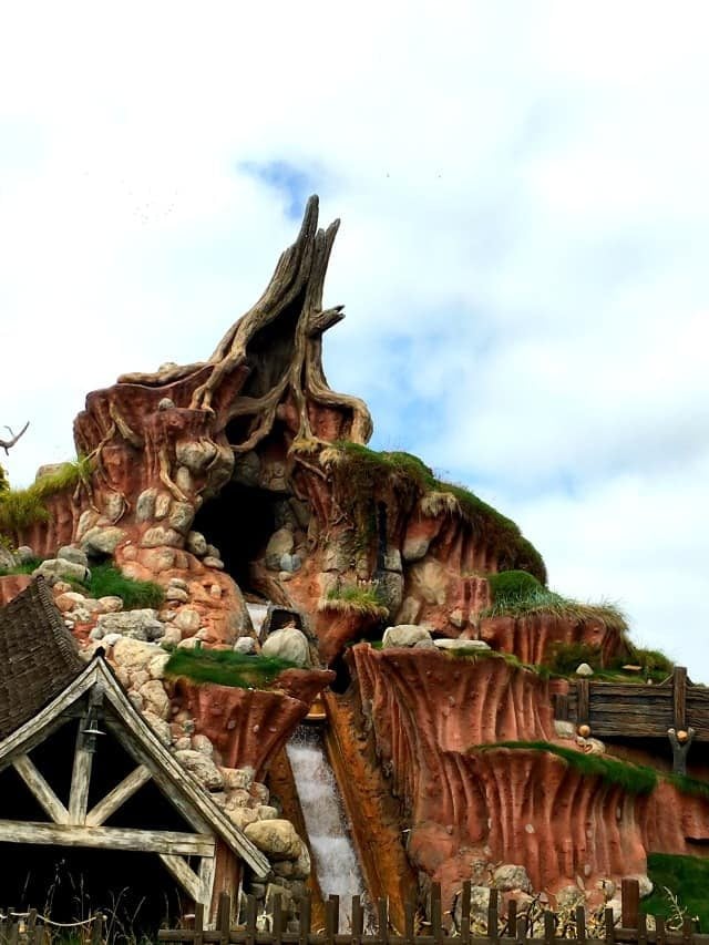 splash mountain at Disneyland