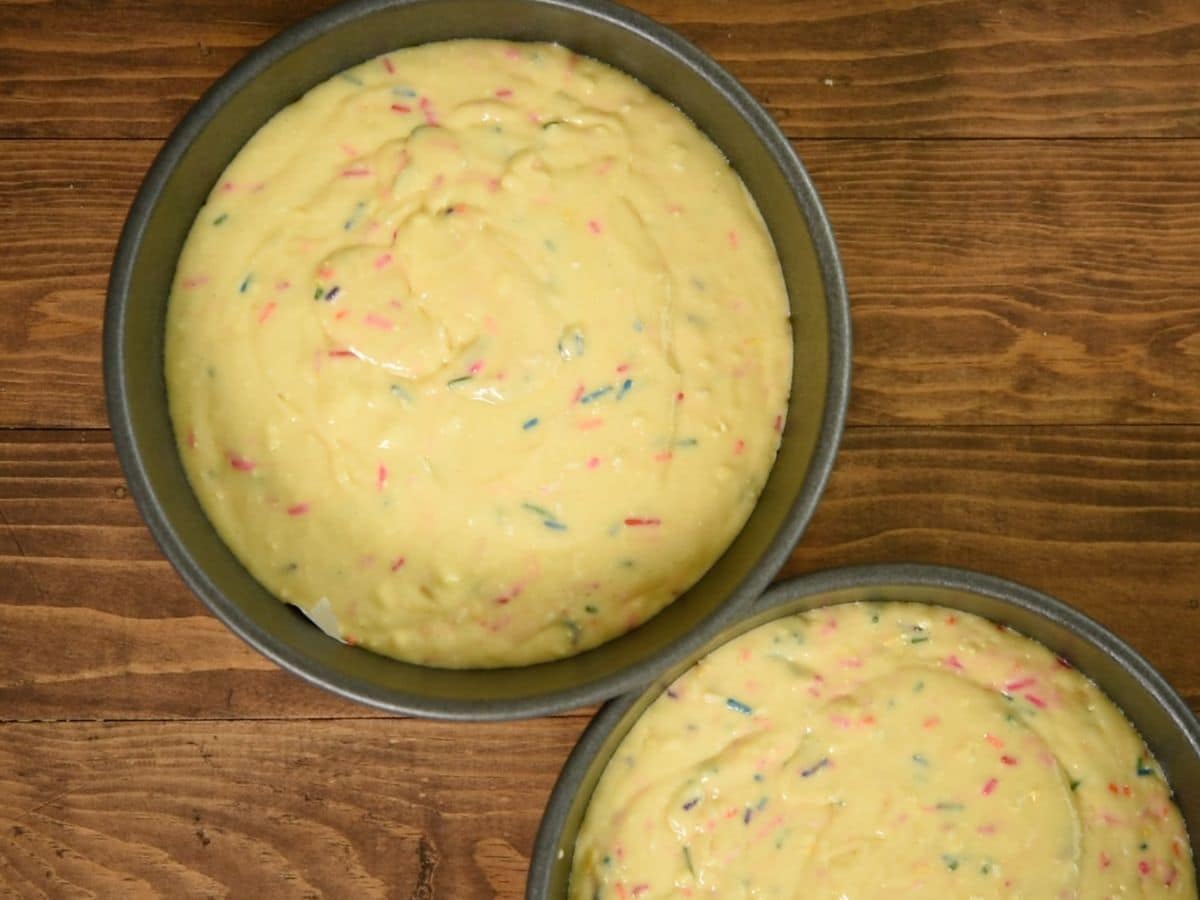 funfetti cake in cake pans