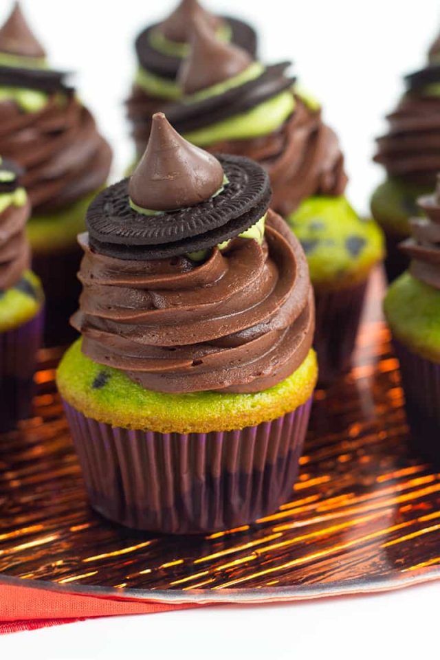Witch Hat Cupcakes made of Oreo cookies and Kisses
