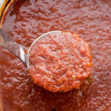 tomato sauce in slow cooker