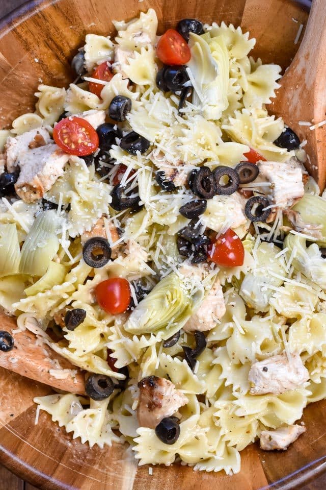 close up of pasta salad in bowl