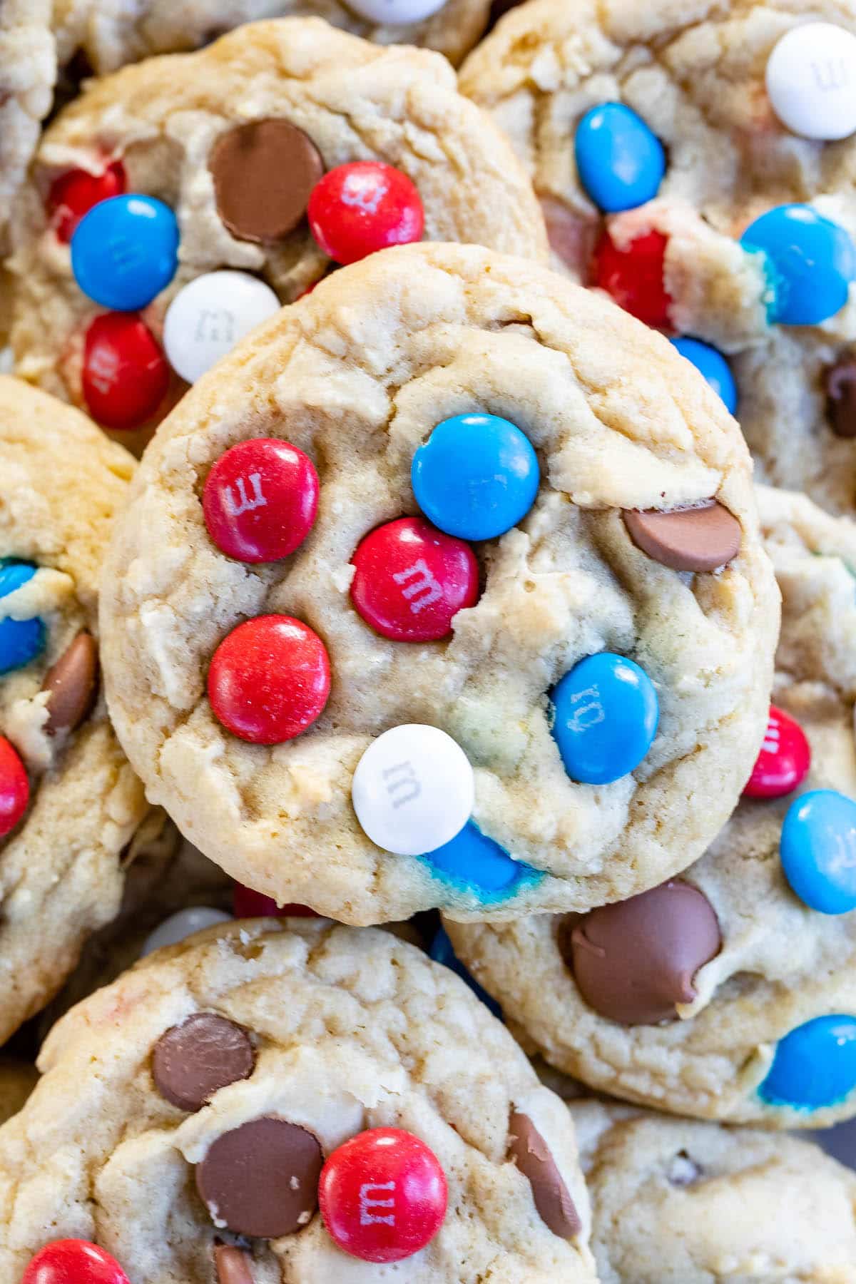 Red White and Blue M&M Cookie Bars - Patriotic Cookies!