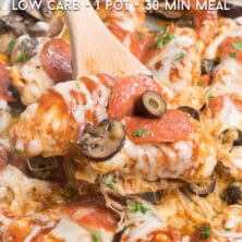 chicken in skillet with pizza toppings