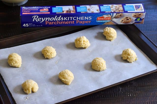 Reynolds parchment paper with smart grid