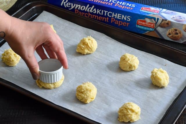 Reynolds parchment paper with smart grid