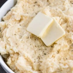 bowl of mashed potatoes