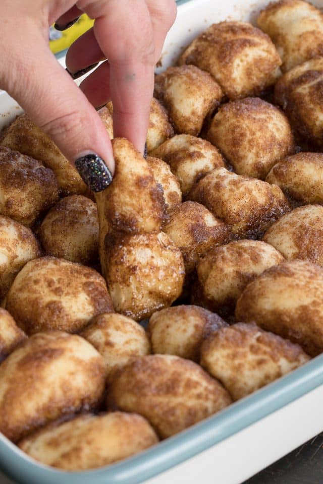 Monkey Bread With 1 Can Of Biscuits / Two Plus Jilly Mini ...